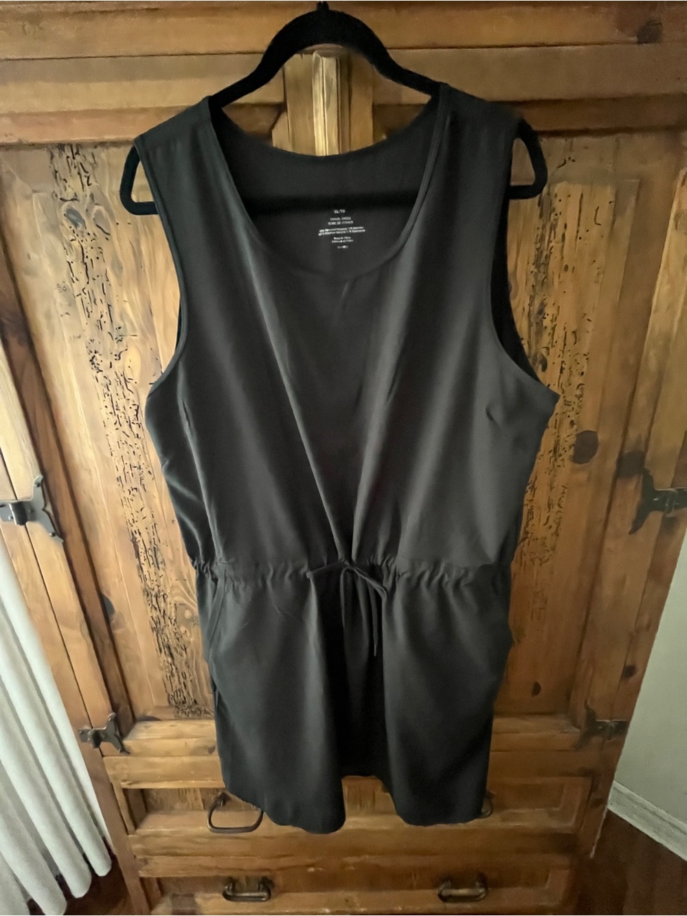 Women’s Black Drawstring Waist Sleeveless Dress